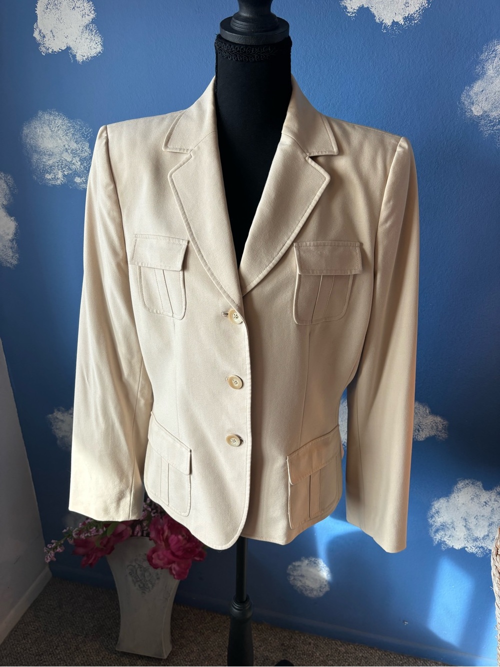 Tahari Arthur S. Levine Classic Women's Cream Blazer Jacket - Tailored Elegance